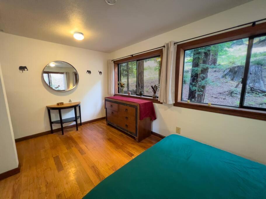 가버빌 Little House In The Redwoods With A Hot Tub! 아파트 외부 사진